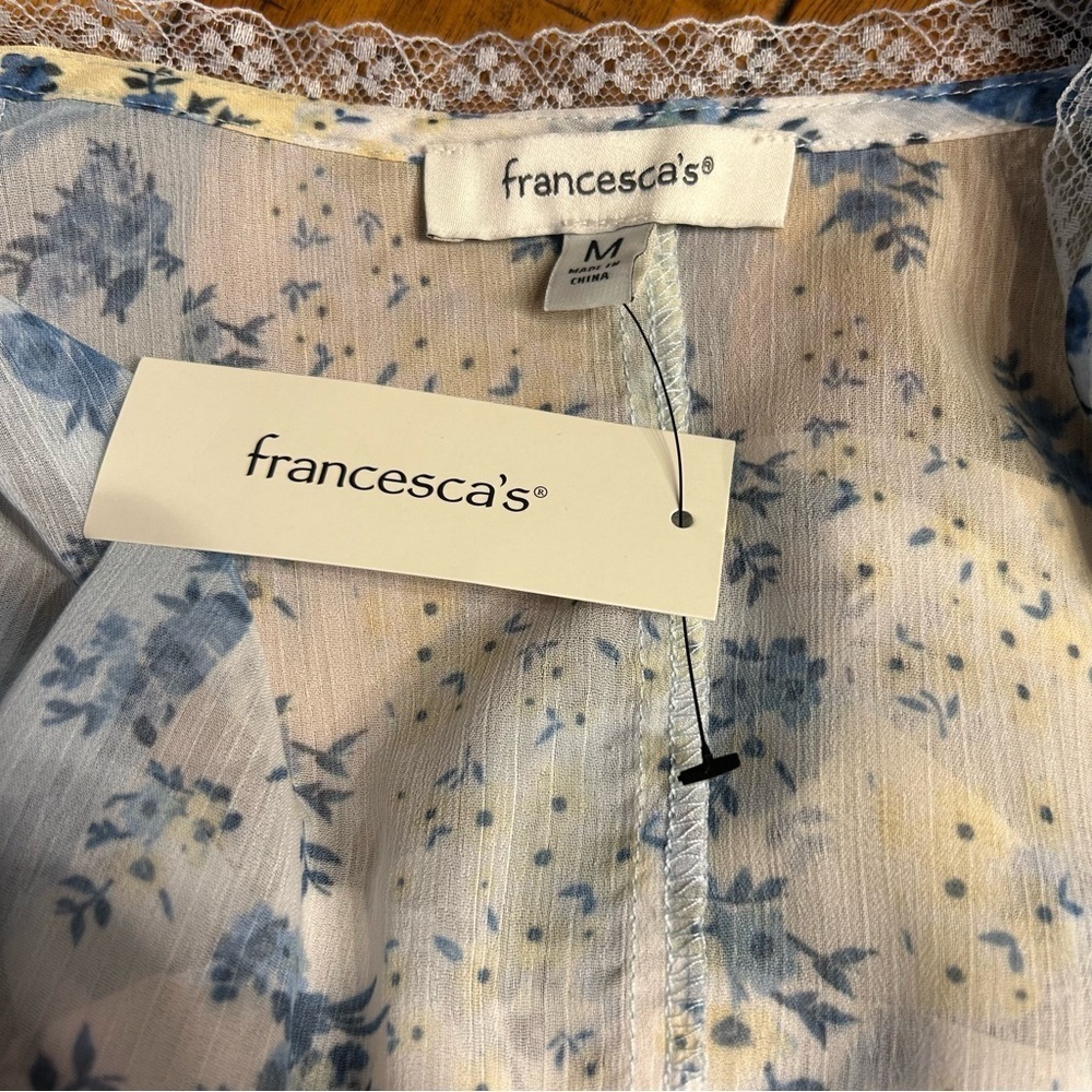 *NWT* Francesca’s Blue and Yellow Jill Floral Wrap Blouse Top, Size Medium - Picture 9 of 11